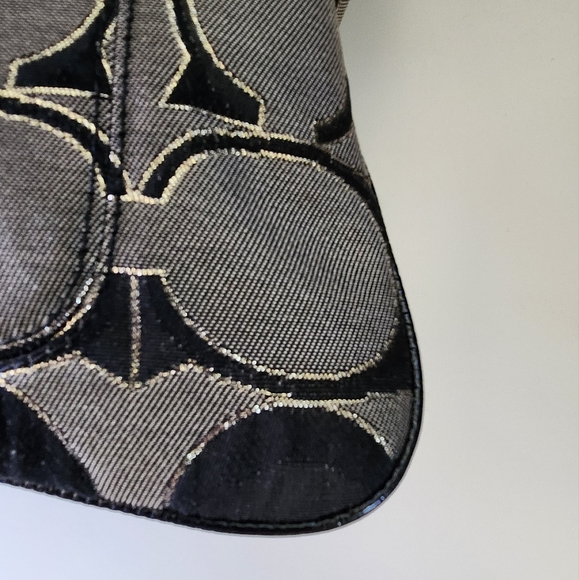 Coach Poppy Signature Hippie Bag - Picture 13 of 14